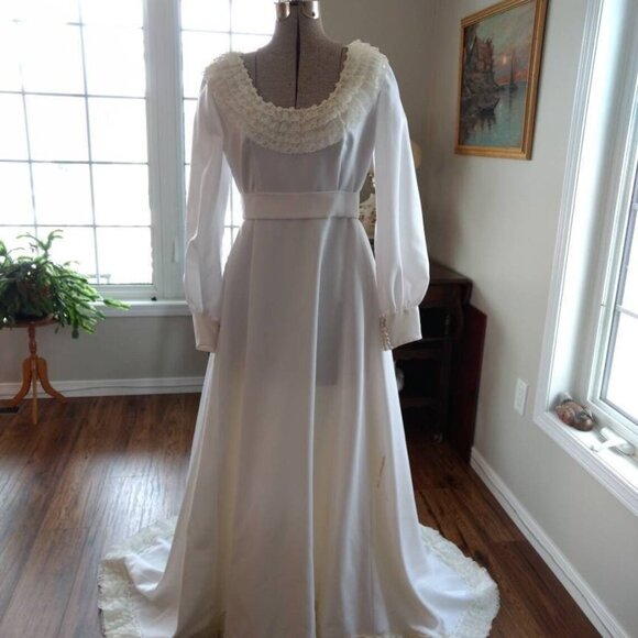 Vintage 60s Wedding Dress 35" Bust Bride Gown Daisy Lace Long Sleeves - Picture 4 of 11